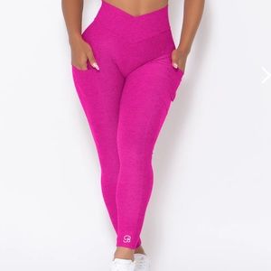 Bombshell Contour Leggings with pockets in medium